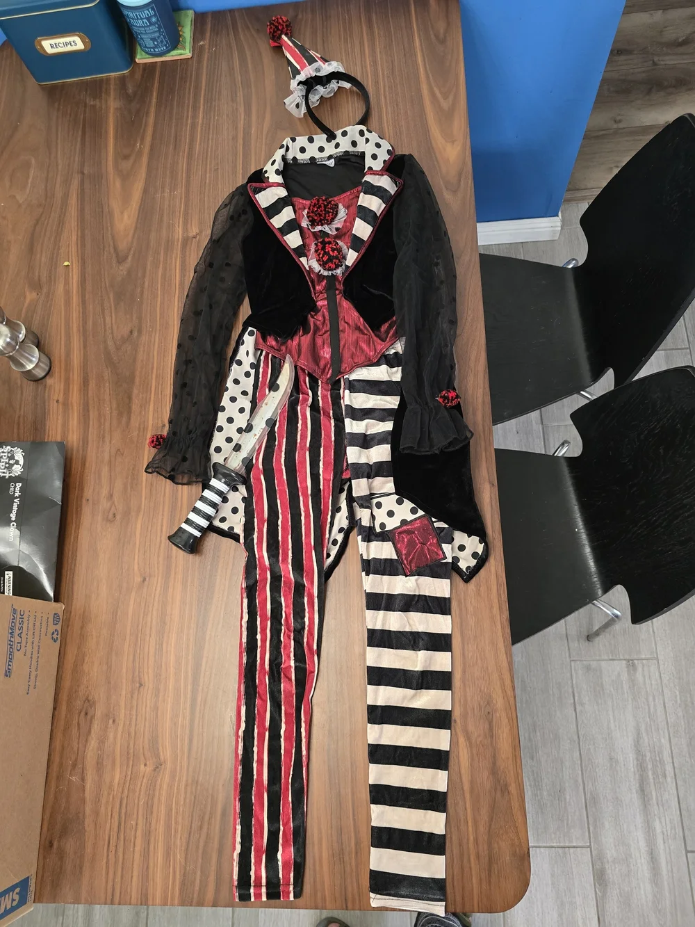 Spirit Halloween Dark Vintage Clown Costume - Black & Red With Stripes